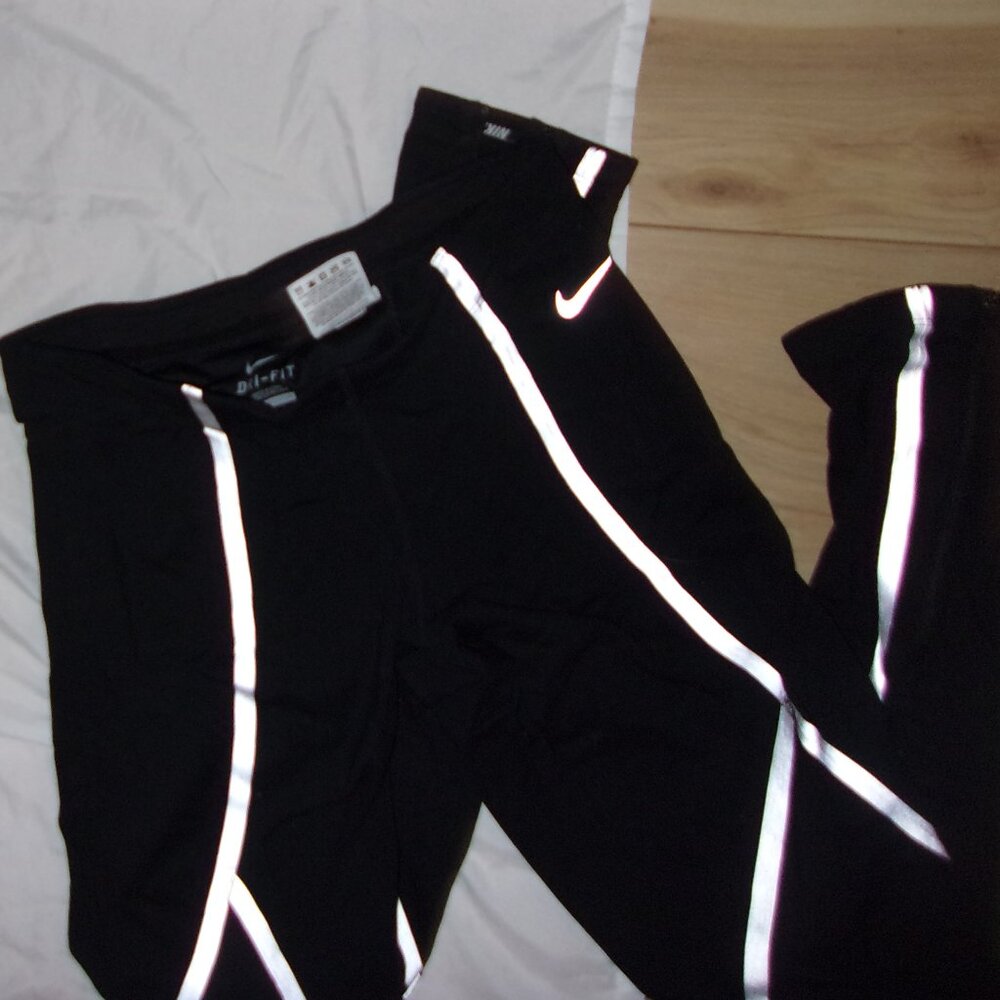 NIKE size small womens black pants leggings athletic wear work out gym